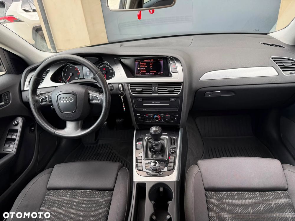 Audi A4 Limousine 2.0 TDI DPF Ambiente - 37