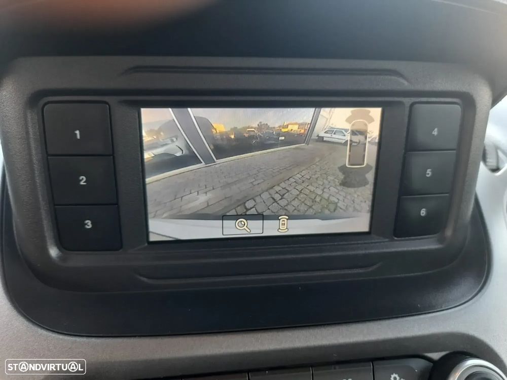 Ford Transit Courier - 11