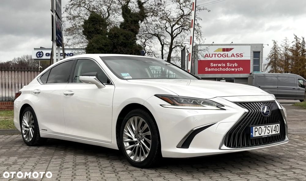 Lexus ES 300h Omotenashi - 3