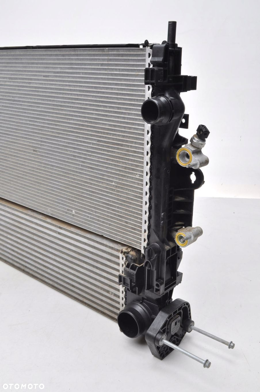 VOLVO D4 D5 T4 T5 T6 T8 CHŁODNICA  32224829 32252573 32252574 31338306 - 2