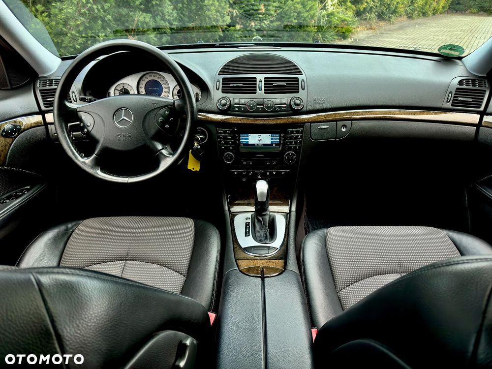 Mercedes-Benz Klasa E 240 4Matic Avantgarde - 9