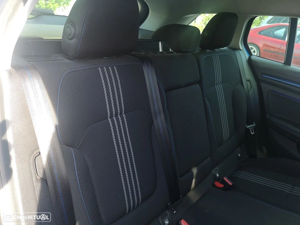 Renault Mégane Sport Tourer 1.6 dCi GT EDC - 22