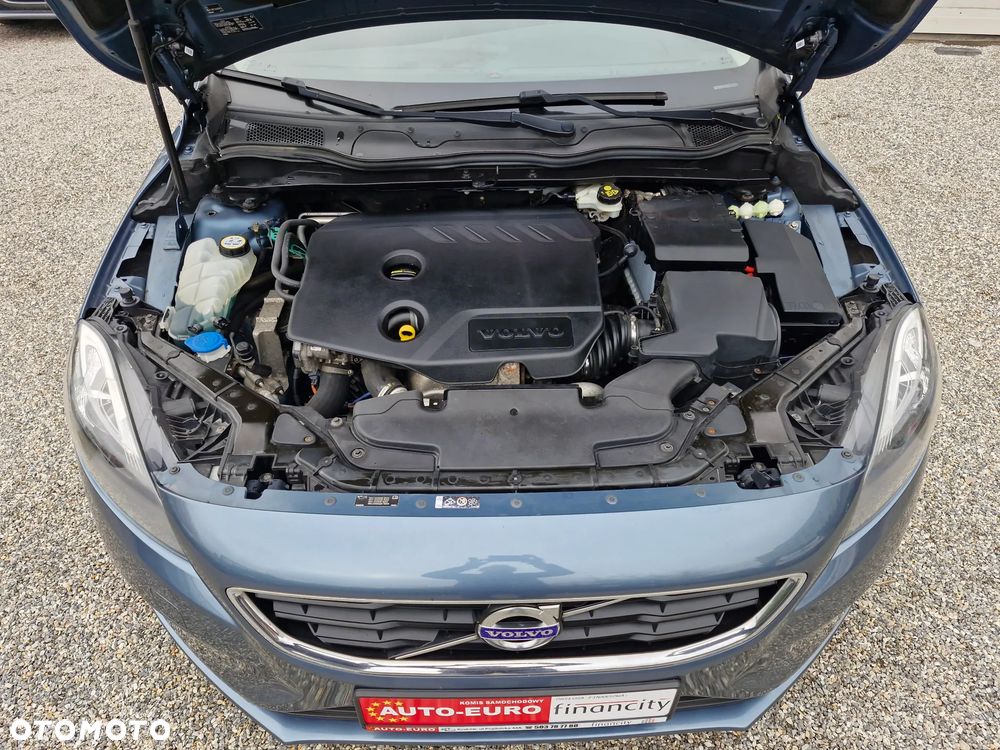 Volvo V40 D2 Momentum - 28