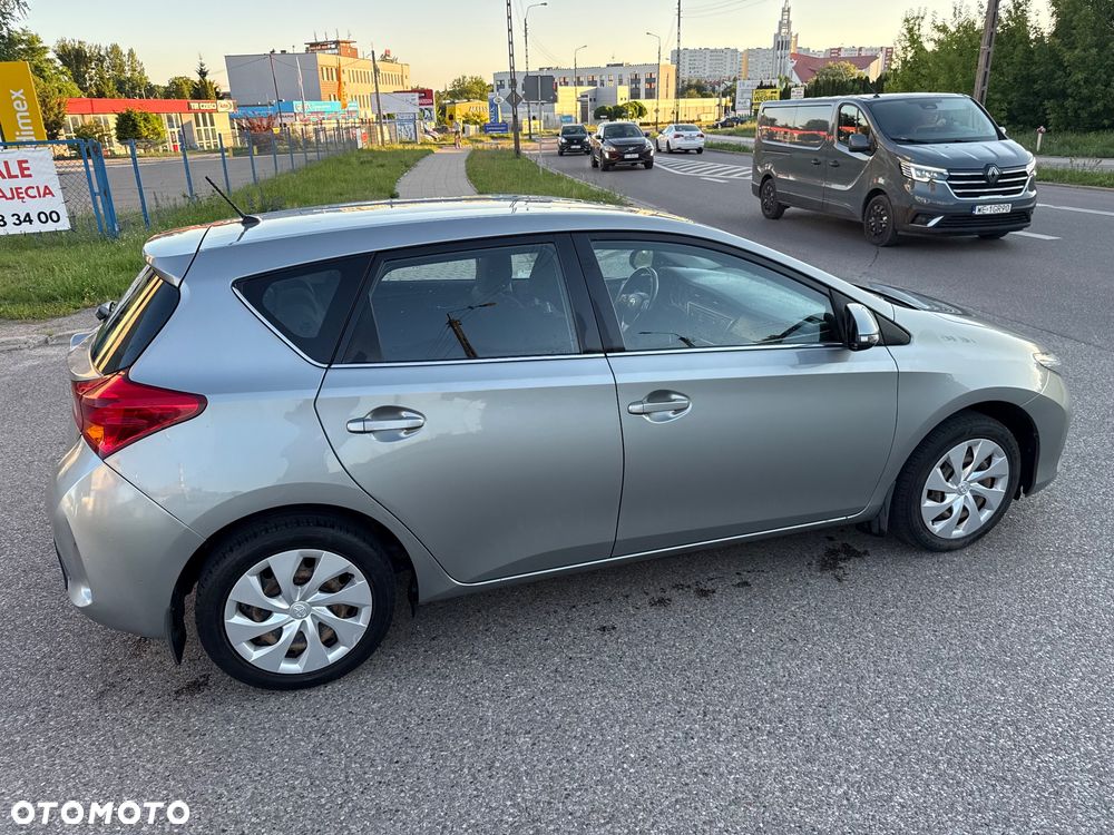 Toyota Auris 1.6 Executive - 10