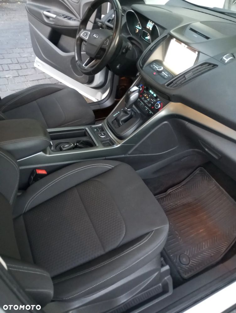 Ford Kuga 2.0 TDCi AWD Titanium - 22