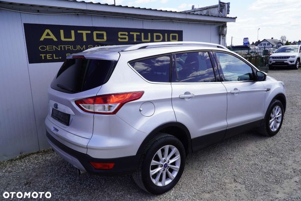 Ford Kuga 2.0 TDCi 2x4 Titanium - 39