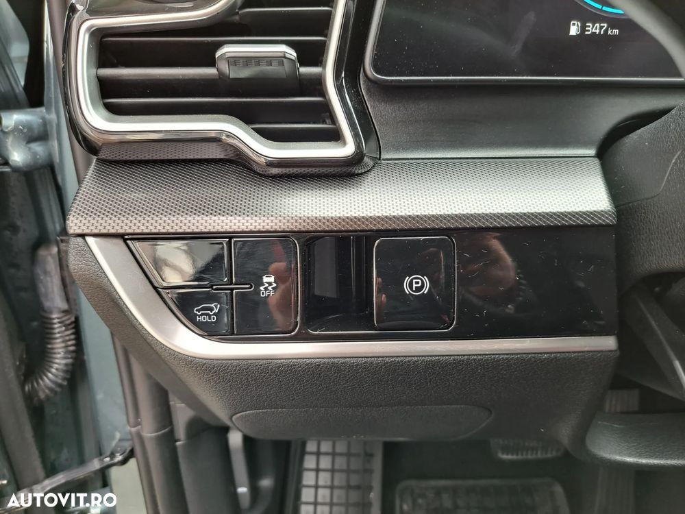 Kia Sportage 1.6 T-GDI MHEV 7DCT HP 4x2 Business Line - 12