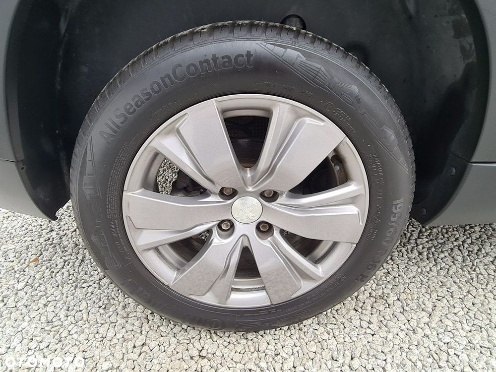 Peugeot 2008 1.2 Pure Tech GPF Signature S&S - 35