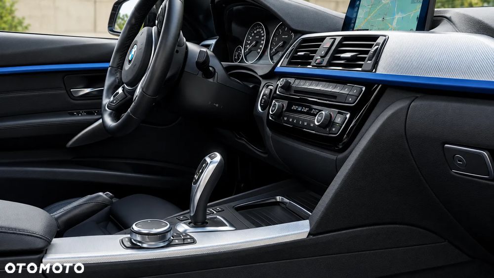 BMW Seria 3 330i xDrive Edition M Sport Shadow - 7