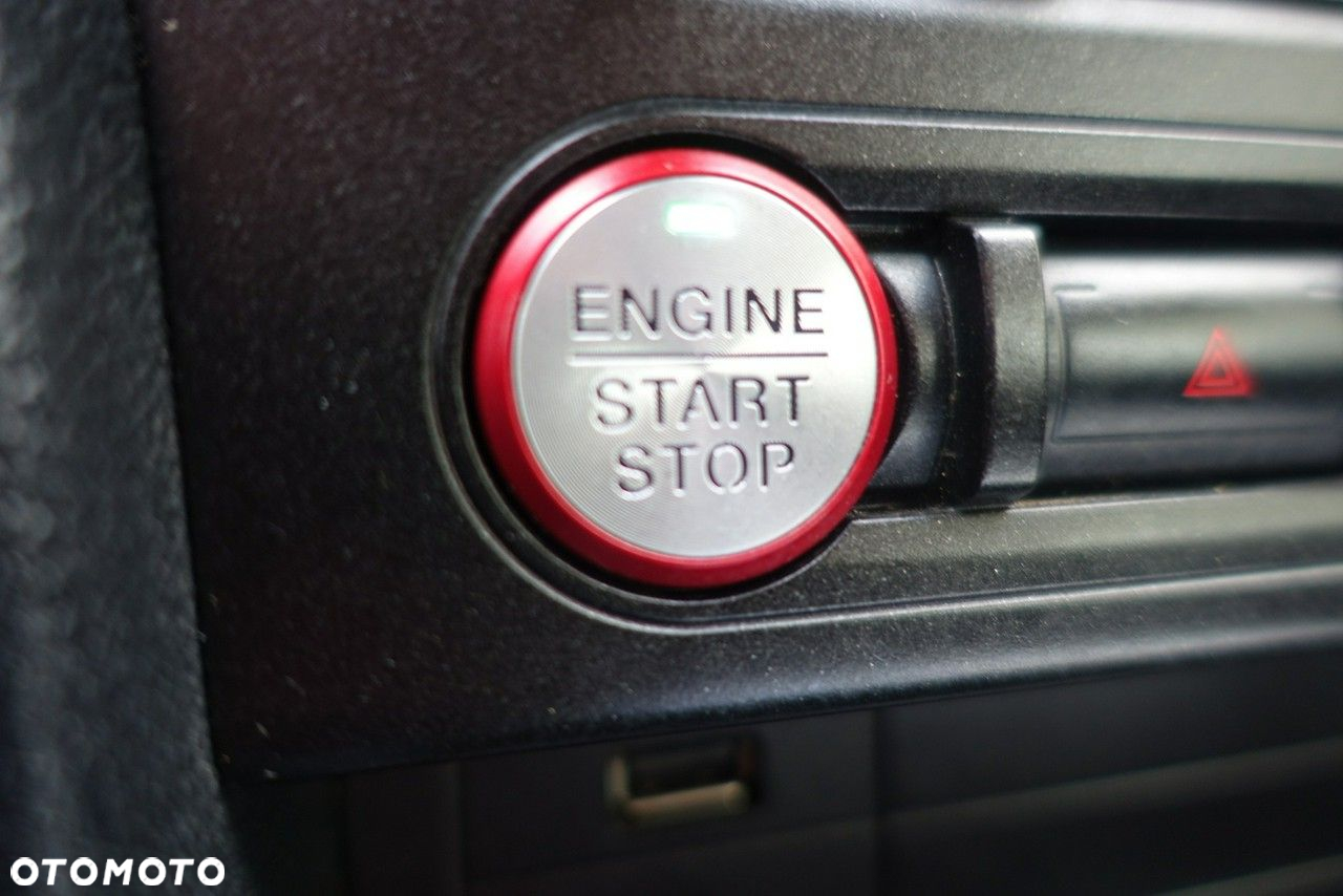 Ford Mustang - 25