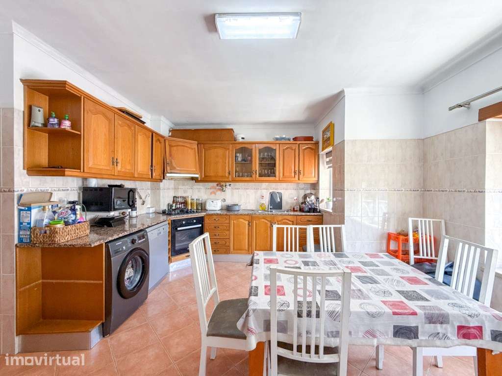 Apartamento T3 com sótão e garagem, na zona norte do Entroncamento - Grande imagem: 3/44