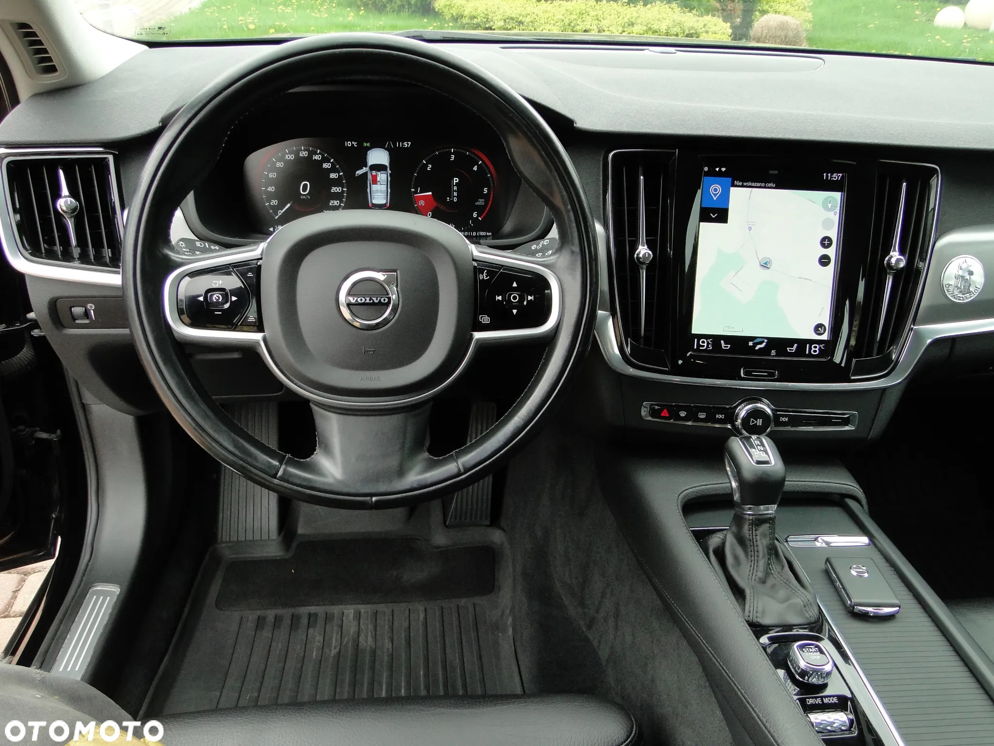 Volvo V90 D4 Momentum Pro - 21