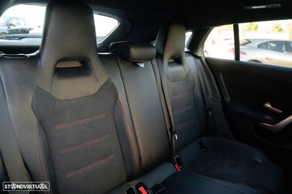 Mercedes-Benz CLA 250 e 8G-DCT AMG Line - 13