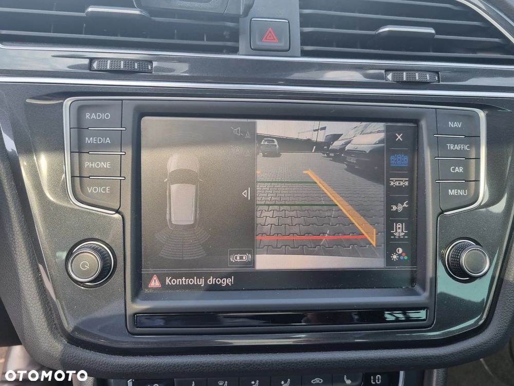 Volkswagen Tiguan 2.0 TDI SCR 4MotION DSG R-Line - 26