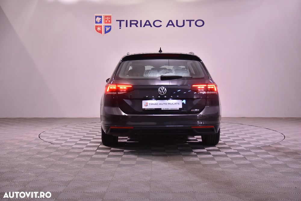 Volkswagen Passat - 4