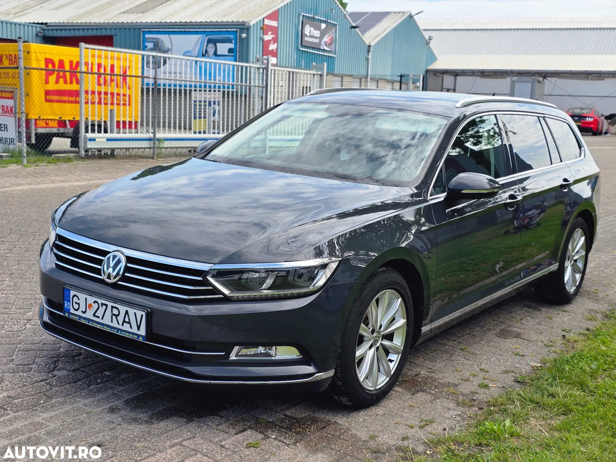 Volkswagen Passat Variant 2.0 TDI SCR DSG Highline - 3