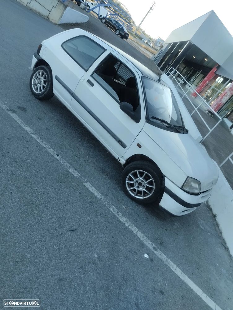 Renault Clio 1.9 D RXE - 2