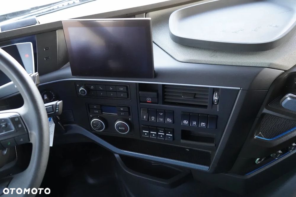 Volvo FH 460 / KLIMATYZACJA POSTOJOWA  / I SAVE / 2023R - 29