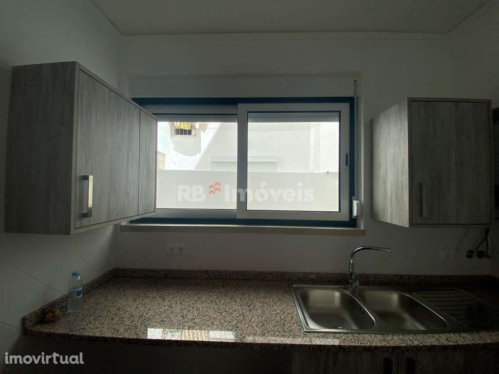 Apartamento T2 renovado no Centro Histórico Tomar - Grande imagem: 3/29