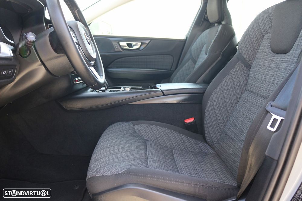 Volvo V60 2.0 T6 AWD TE Essential - 34