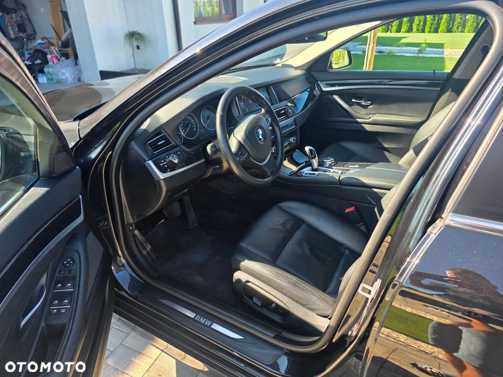 BMW Seria 5 525d - 14