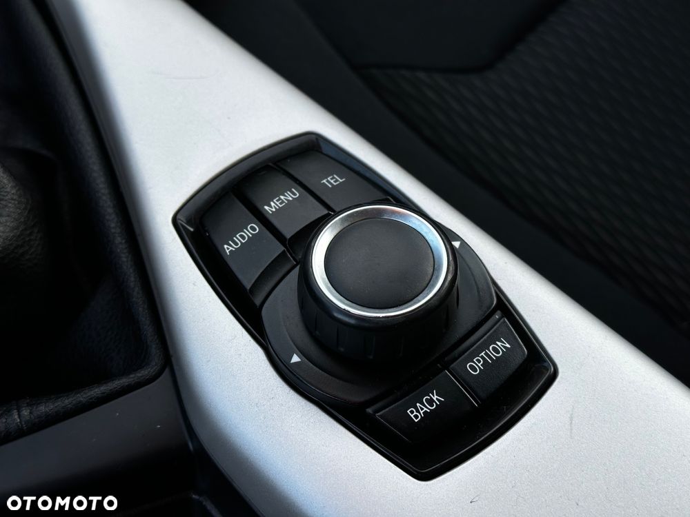 BMW Seria 1 118i - 24