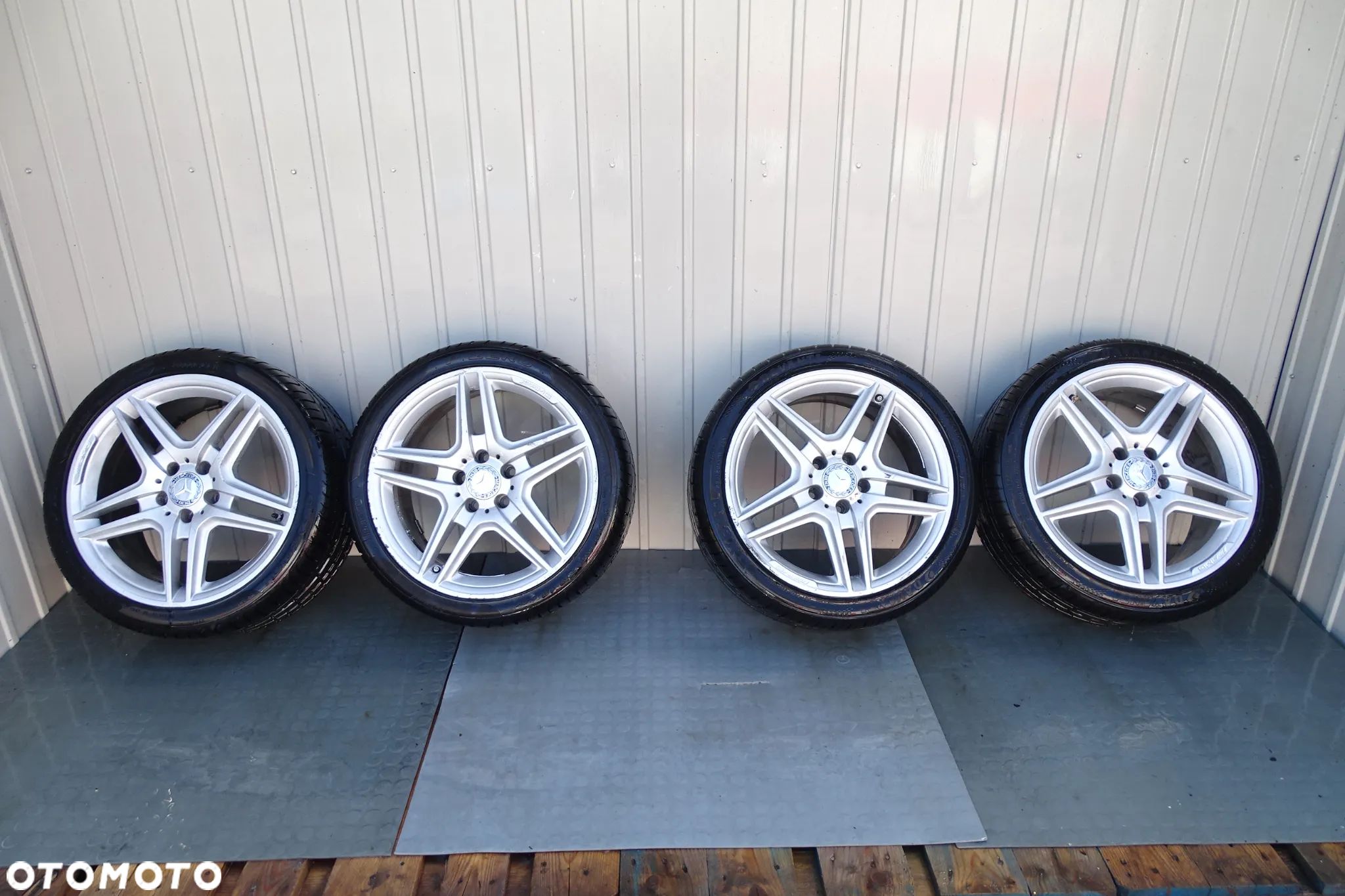 Mercedes E W212 W207 W211 C W205 CLS W218 Felgi 18 z oponami 8,0Jx18 ET48 8.5Jx18 ET45 2124013602 2074011502 - 1