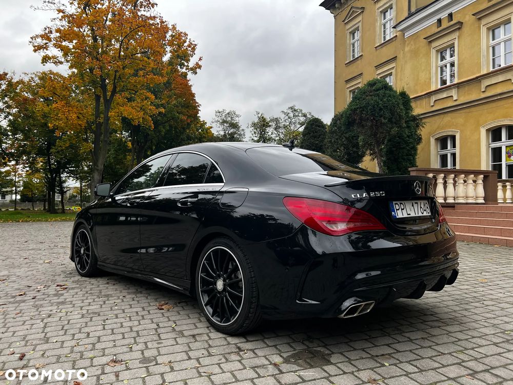 Mercedes-Benz CLA 250 4-Matic AMG Line - 6