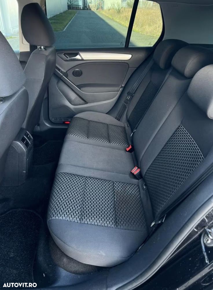 Volkswagen Golf 1.6 TDI DPF Exclusive - 7