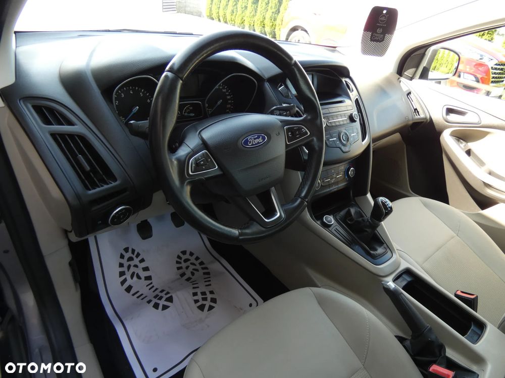 Ford Focus 1.6 Trend - 17