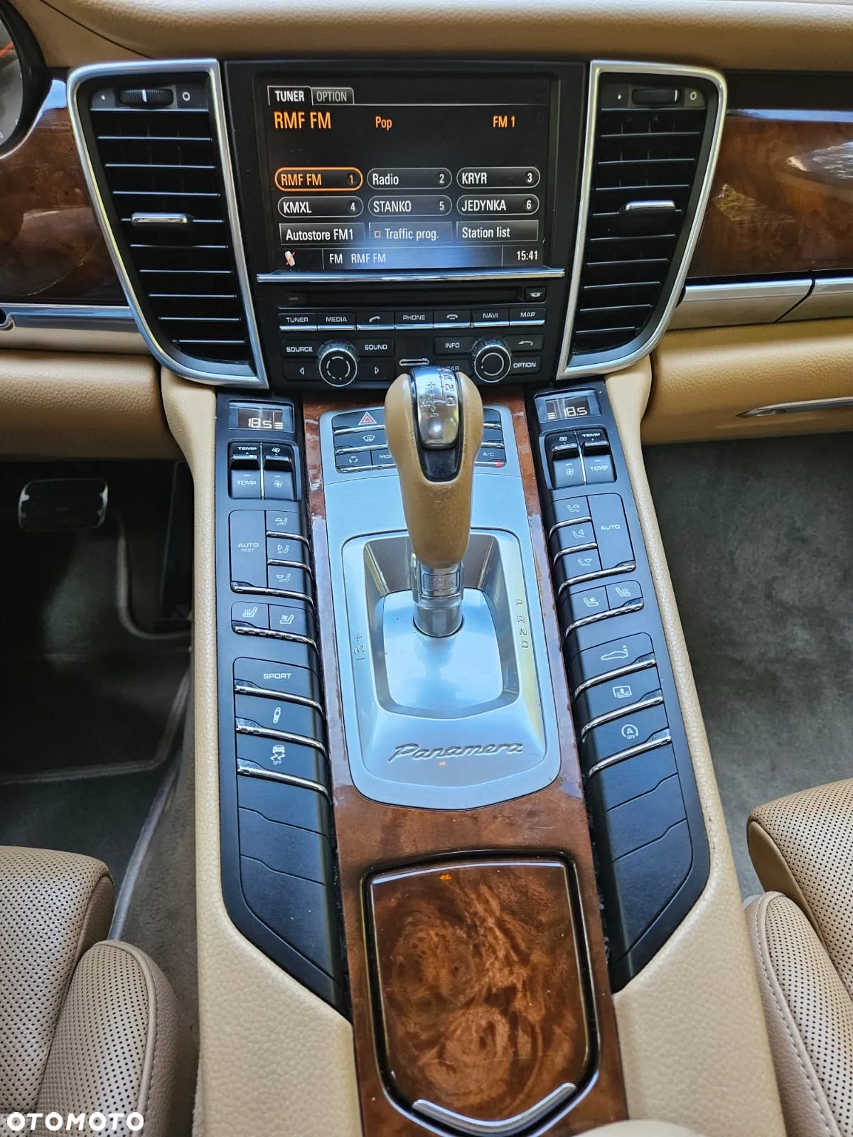 Porsche Panamera PDK - 24