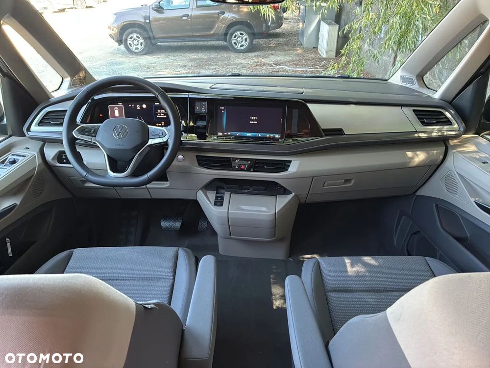 Volkswagen Multivan - 11