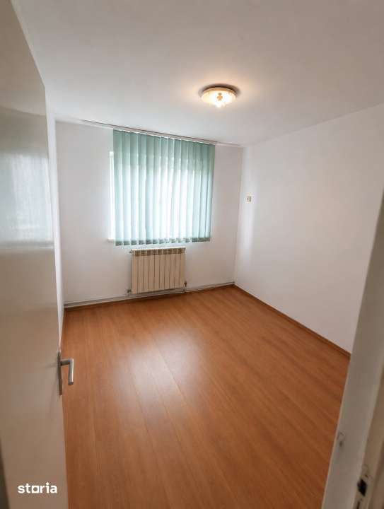 Apartament 3 camere, 65 mp, zona Centrala-Bals — fotografia 3
