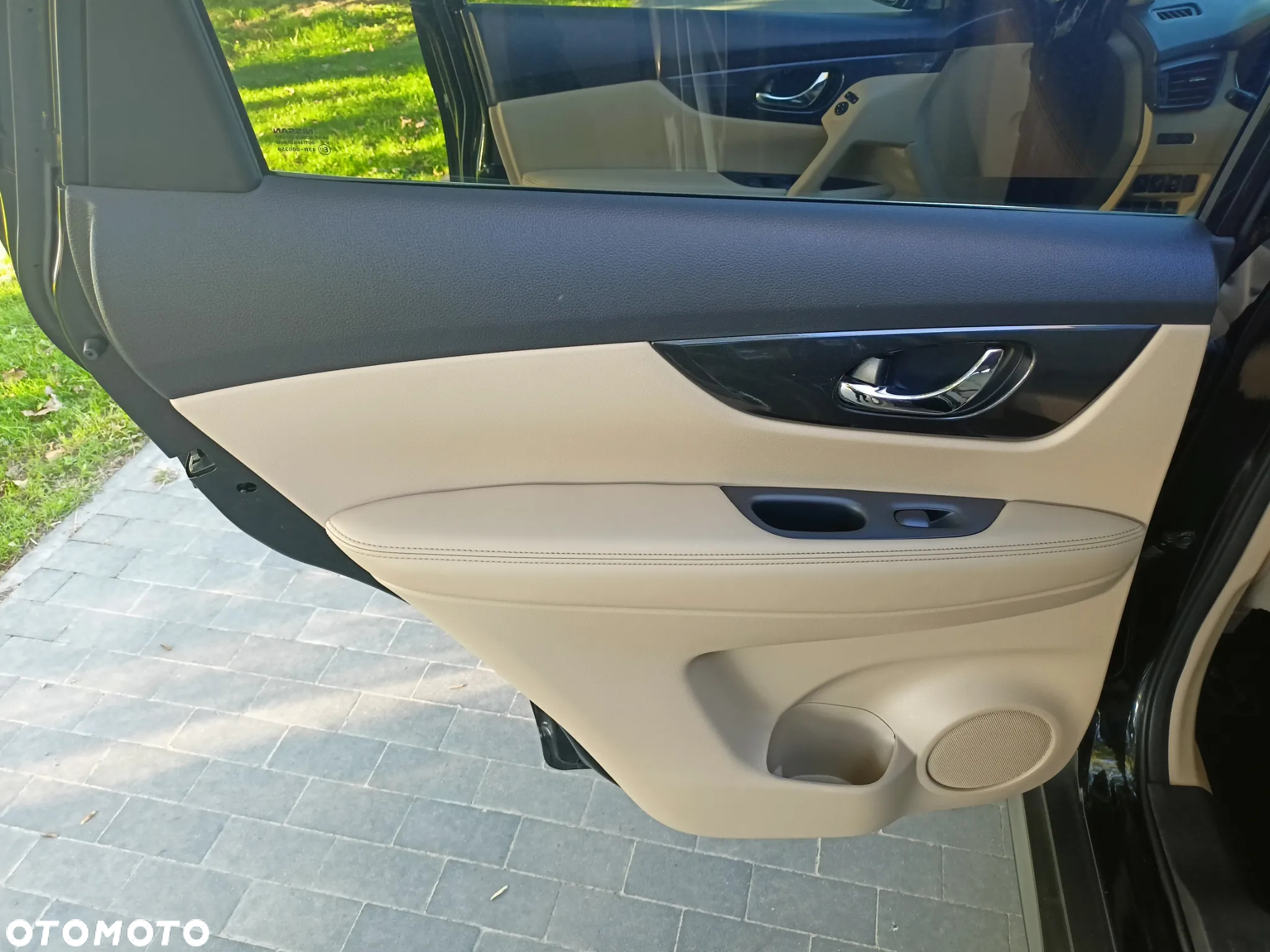 Nissan Rogue - 16