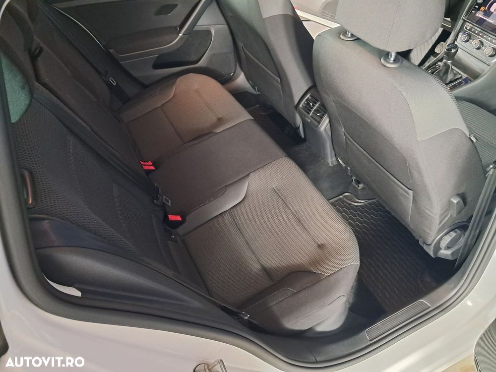 Volkswagen Golf - 19