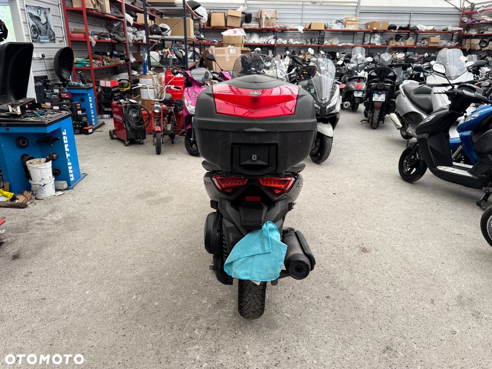 Yamaha X-max - 6