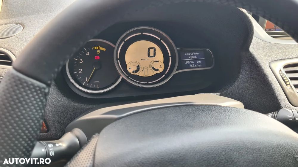 Renault Megane 1.5 dCi Authentique - 10