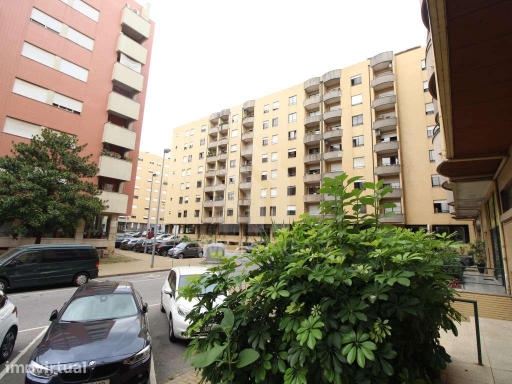 Arrendamento | Apartamento T1+1 com Garagem | S. Vítor, Braga - Grande imagem: 2/31