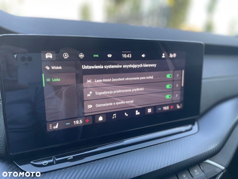 Skoda Octavia 1.5 TSI mHEV Sportline DSG - 32