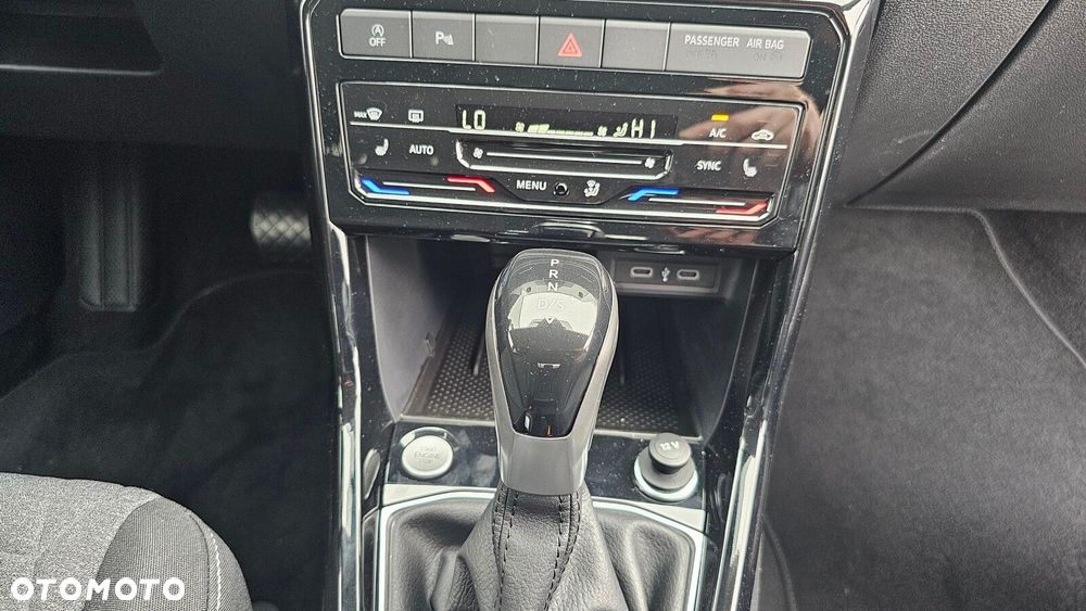 Volkswagen T-Cross - 24