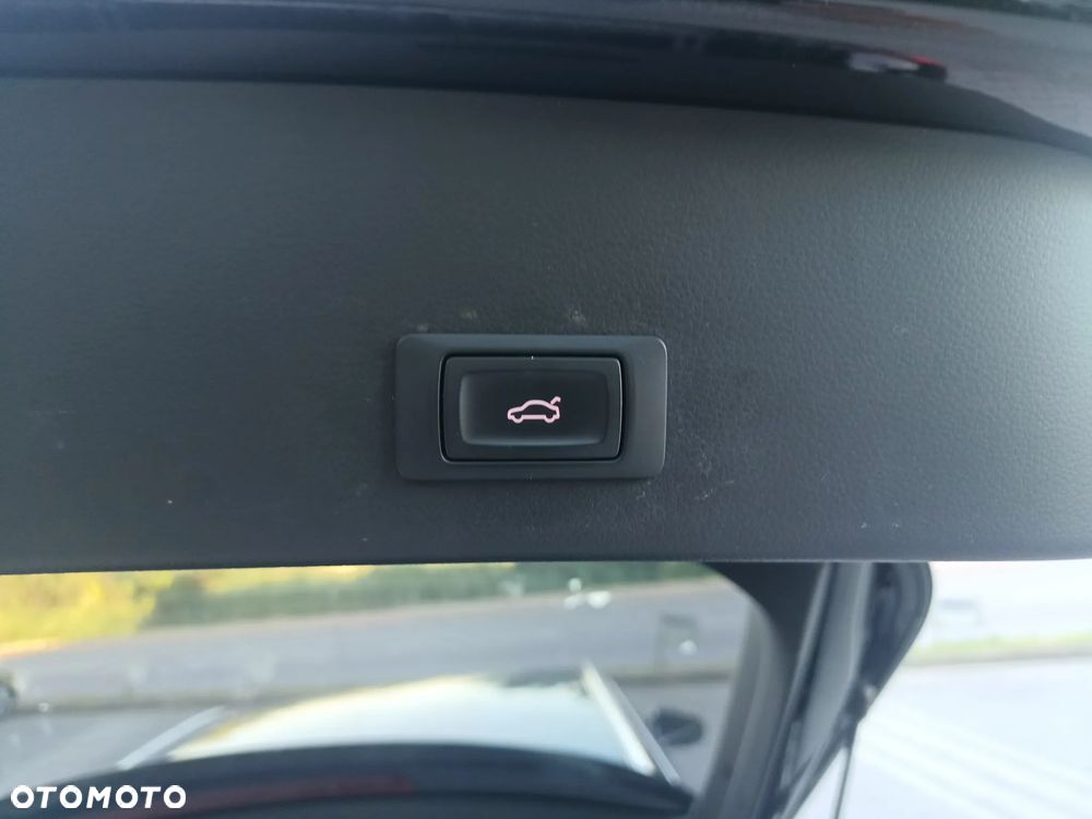 Audi A6 Avant 2.0 TDI Ultra S tronic - 16