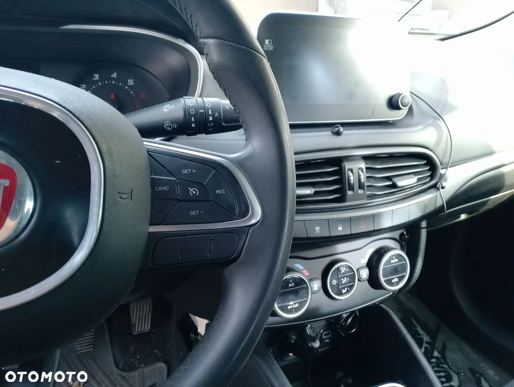 Fiat Tipo 1.4 16v Lounge EU6d - 11