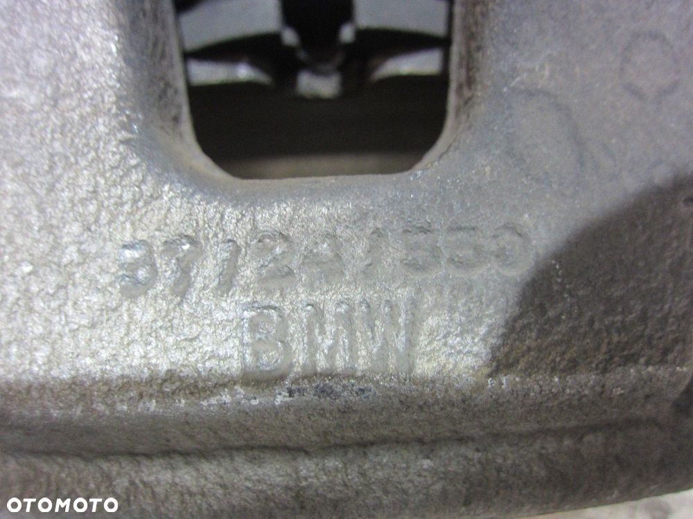 BMW X1 F48 ZACISK HAMULCOWY PRAWY PRZÓD PRZEDNI 6860268 330/24 34116860268 - 6
