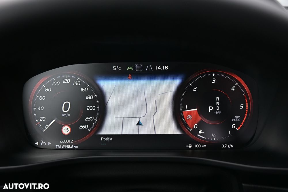VOLVO XC40 2019 — imagine 18