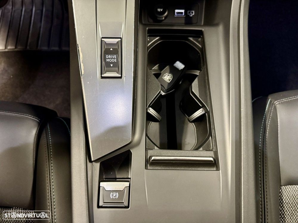 Peugeot 308 1.2 PureTech Allure Pack EAT8 — fotografia 17