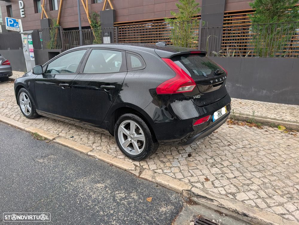 Volvo V40 2.0 D2 Momentum - 3