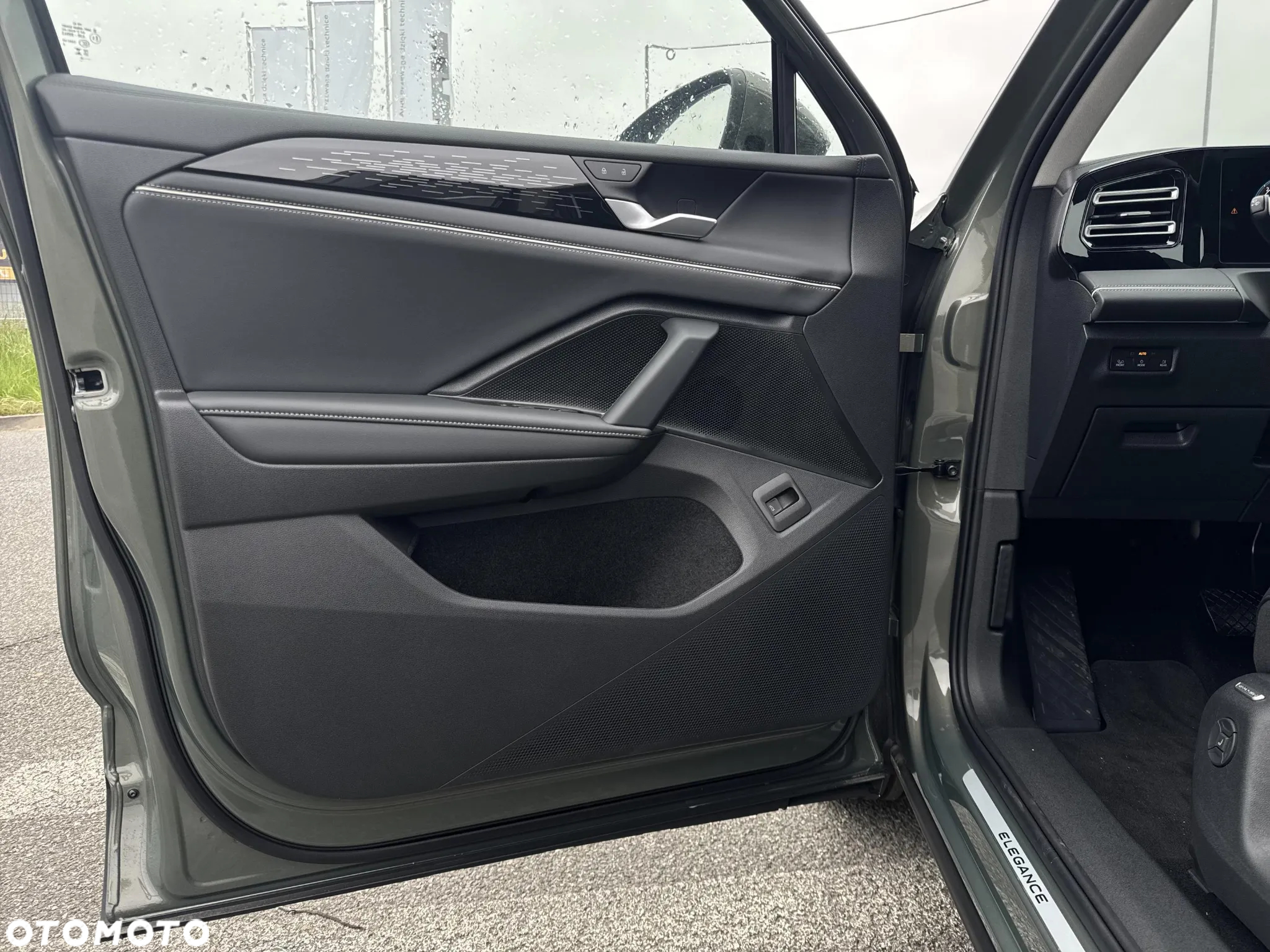 Volkswagen Tiguan 2.0 TDI Elegance DSG - 10