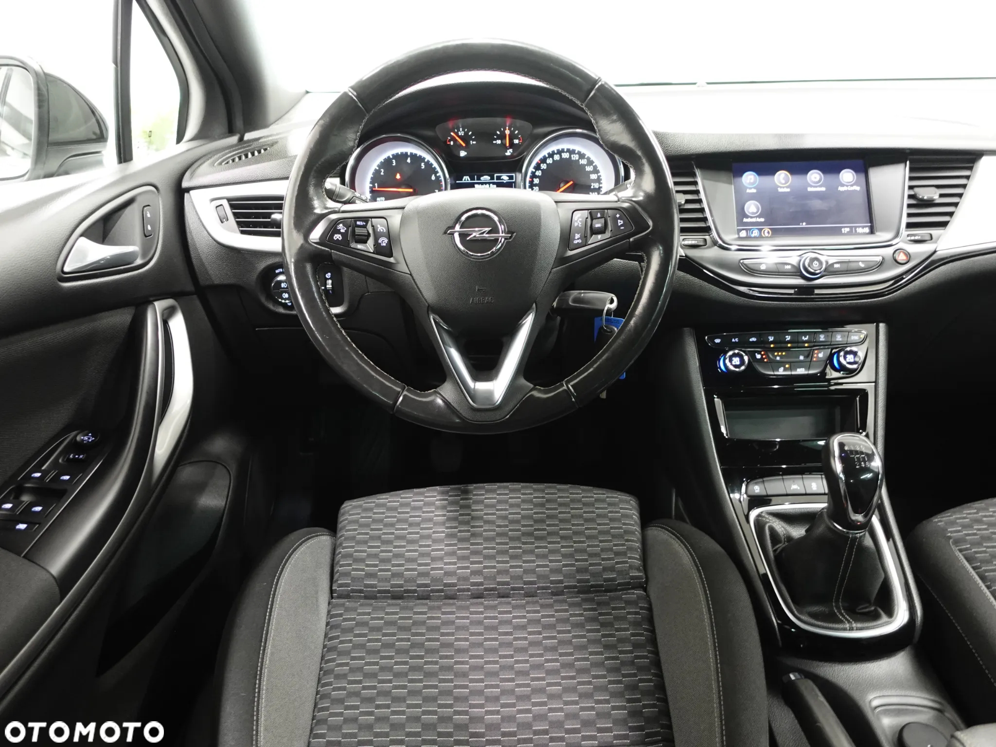 Opel Astra 1.2 Turbo Start/Stop Sports Tourer Edition - 31