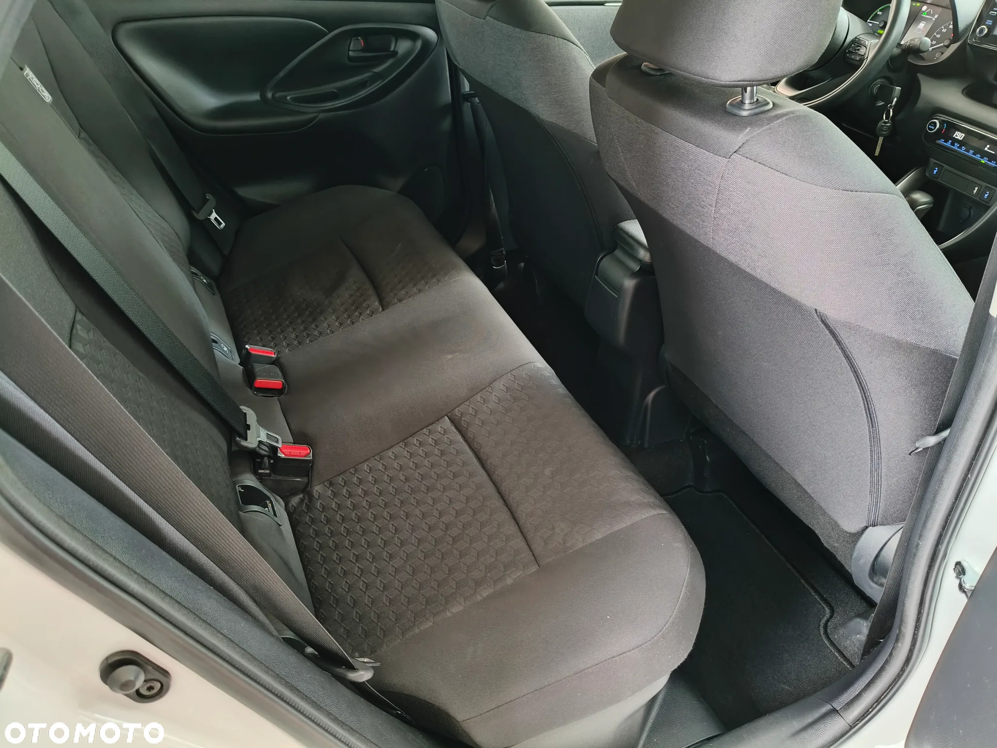 Toyota Yaris Hybrid 1.5 Comfort - 22