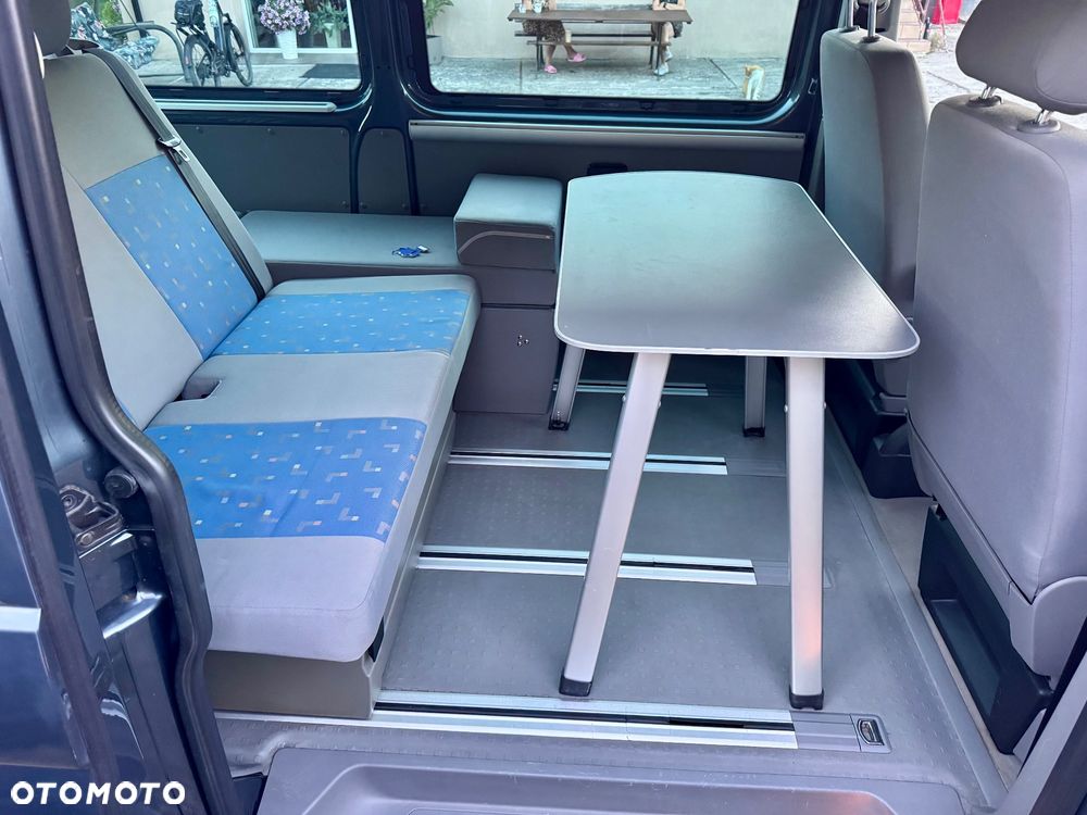 Volkswagen Multivan - 24